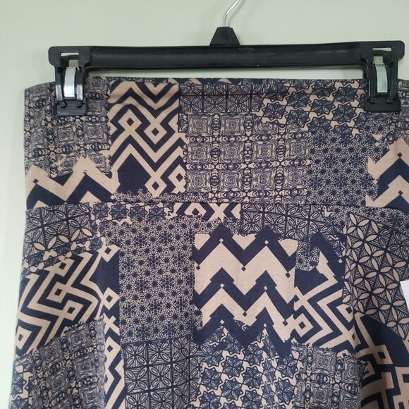 LuLaRoe Azure Skirt Women’s Small Twirl Skirt Blue Tan Stretchy NEW - Picture 5 of 5